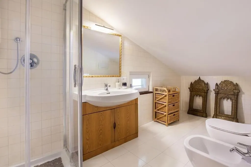 Villa Golden Suite - Bardolino Verona 0*,